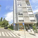 Soar L Av L Elegant Urban Quick Airport Access *