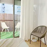 Soar L Av L Elegant Urban Quick Airport Access منزل للإقامة