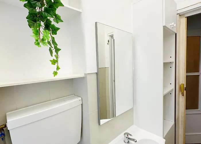 Δωμάτια σε οικογενειακή κατοικία Soar L Av L Elegant Urban Quick Airport Access Lisboa