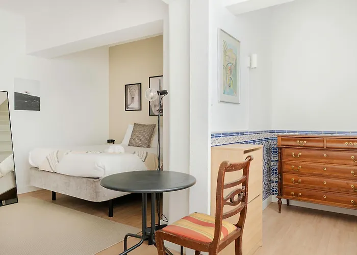 Quarto em Acomodações Particulares Soar L Av L Elegant Urban Quick Airport Access