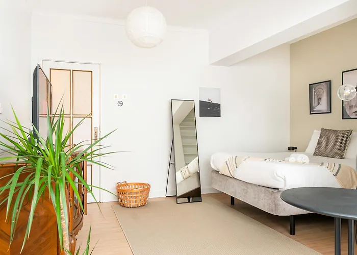 Soar L Av L Elegant Urban Quick Airport Access Lisboa