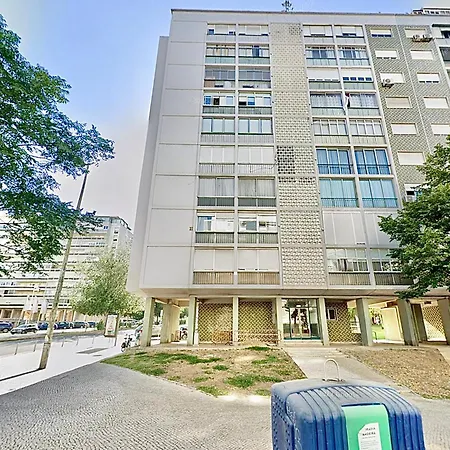 Campo Grande L Elegant Urban Stay, Quick Airport Access Rum i privatbostad Lisboa