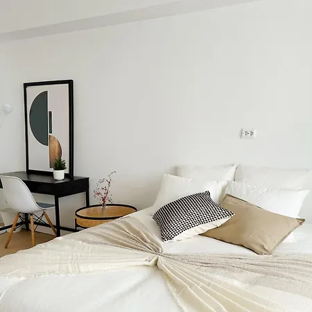 Rum i privatbostad Campo Grande L Elegant Urban Stay, Quick Airport Access
