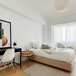 Homestay Soar L Av L Elegant Urban Quick Airport Access