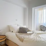 Soar L Av L Elegant Urban Quick Airport Access Lisbon