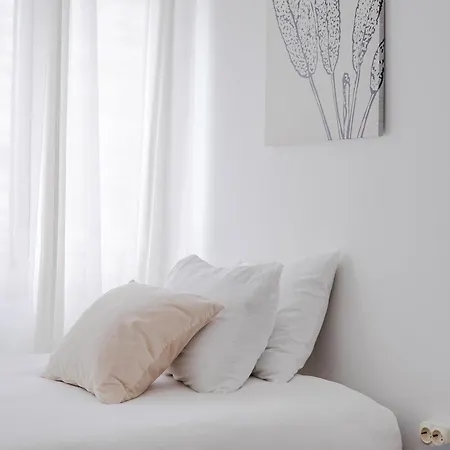 Soar I Urban Nest - Near Airport & Park Rum i privatbostad